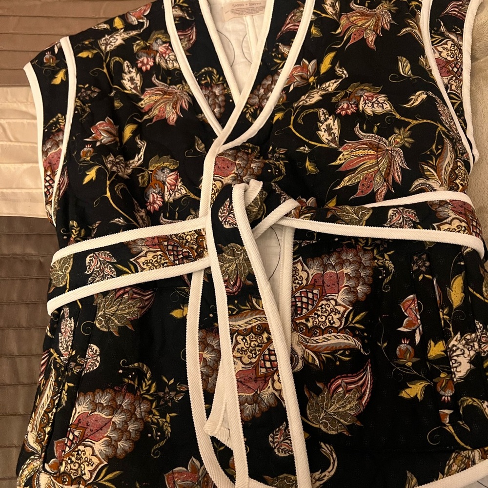Floral Black and White Women's Tunic